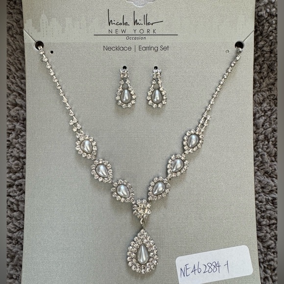 Nicole Miller Jewelry - NEW Pearl Necklace and Earring Set by Nicole Miller New York Occasion